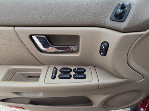 Used 2003 Ford Taurus SE image 24