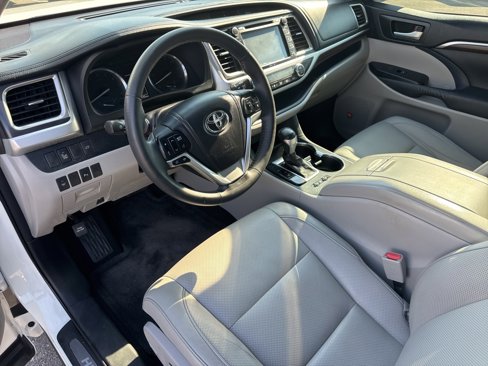 Used 2015 Toyota Highlander Limited image 40
