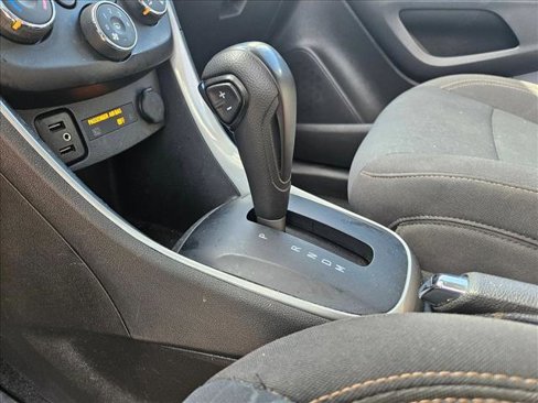 Used 2022 Chevrolet Trax LS w/ Tint and Cruise Package image 11