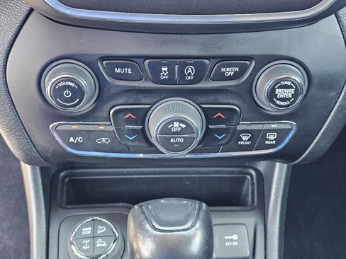 Used 2022 Jeep Cherokee Trailhawk w/ Sound & Nav Group image 24