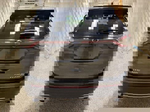 Used 2016 Ford Edge Titanium image 17