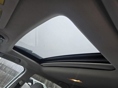 Used 2022 Subaru Outback Premium image 5