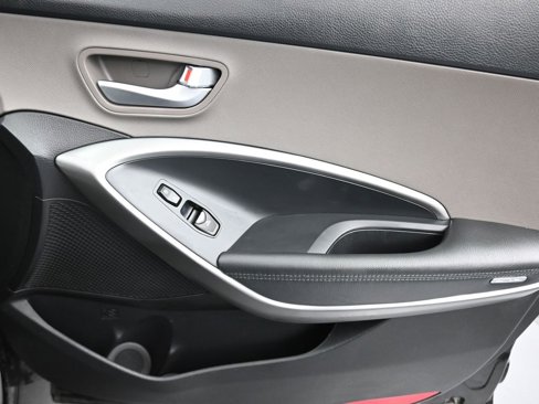 Used 2019 Hyundai Santa Fe XL SE image 51