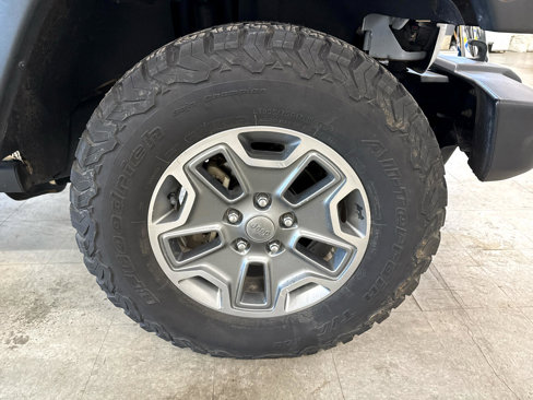 Used 2015 Jeep Wrangler Unlimited Rubicon w/ Max Tow Package image 60