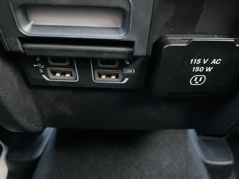 Used 2019 Jeep Cherokee Limited image 39
