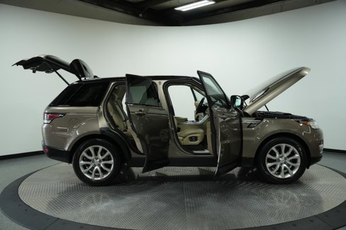 Used 2016 Land Rover Range Rover Sport HSE image 10