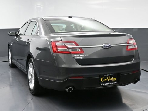Used 2017 Ford Taurus SE image 7