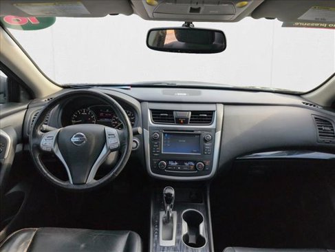 Used 2016 Nissan Altima 2.5 SL w/ 2.5 Technology Package image 18