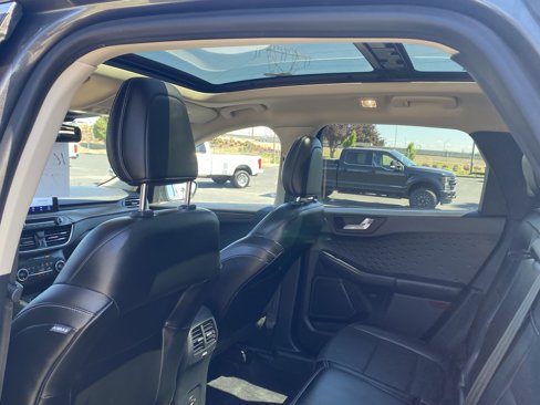 Used 2020 Ford Escape Titanium image 12