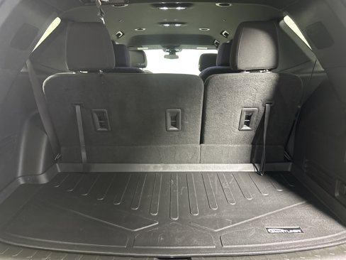 Used 2022 Chevrolet Traverse LT image 24