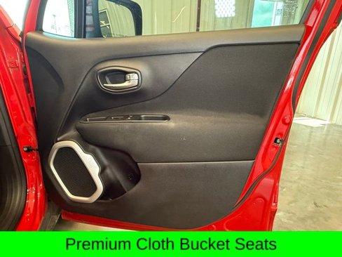 Used 2018 Jeep Renegade Latitude image 13