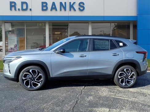New 2025 Chevrolet Trax RS w/ Driver Confidence Package image 2