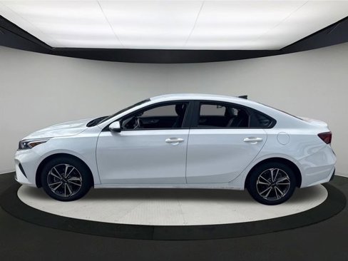 Used 2023 Kia Forte LXS w/ LXS Technology Package image 9