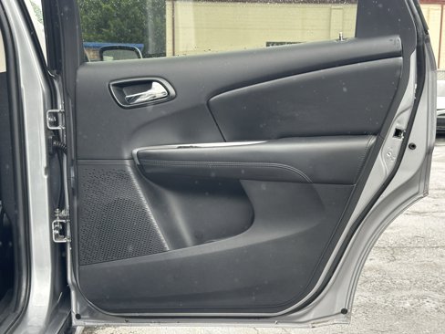 Used 2016 Dodge Journey SE w/ Flexible Seating Group image 14
