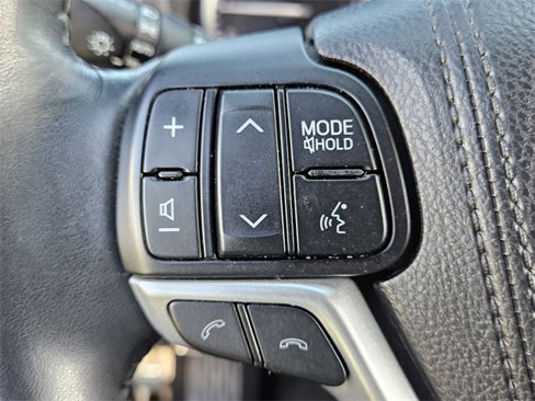 Used 2018 Toyota Highlander SE image 33
