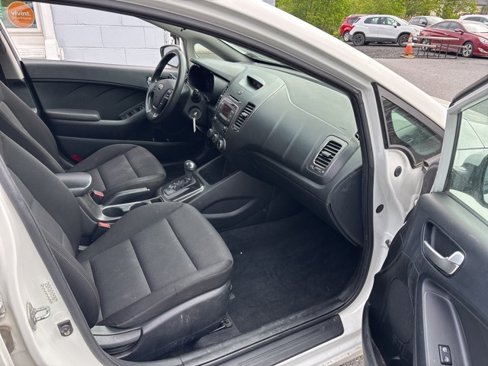 Used 2017 Kia Forte LX image 8