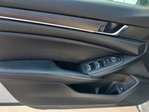 Used 2018 Honda Accord EX image 22