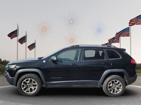 Used 2021 Jeep Cherokee Trailhawk image 5