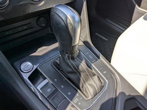Used 2021 Volkswagen Tiguan SE R-Line image 24
