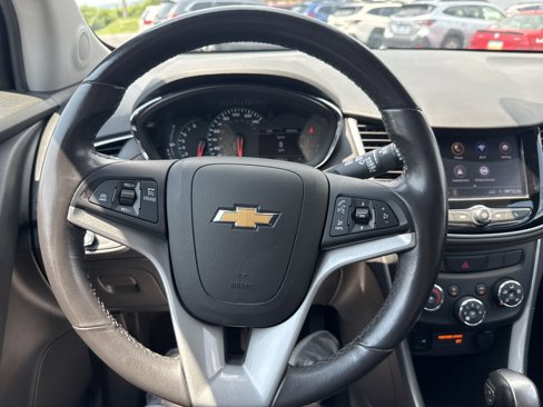 Used 2022 Chevrolet Trax LT w/ Premium Seat Package image 17