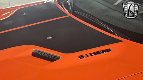 Used 2009 Dodge Challenger SRT8 w/ SRT Option Group II image 9