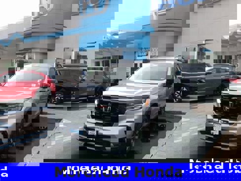 Certified 2025 Honda Pilot TrailSport image 1