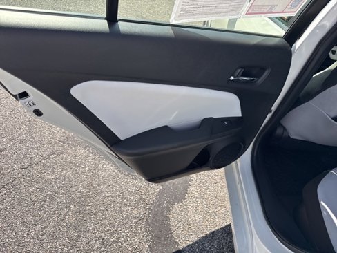 Used 2017 Toyota Prius Two image 11