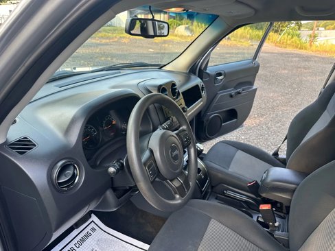 Used 2016 Jeep Patriot Sport image 29