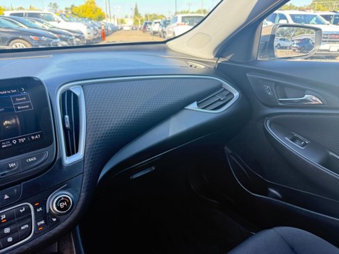 Used 2024 Chevrolet Malibu LT image 35