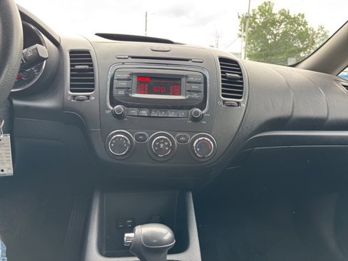 Used 2017 Kia Forte LX image 13