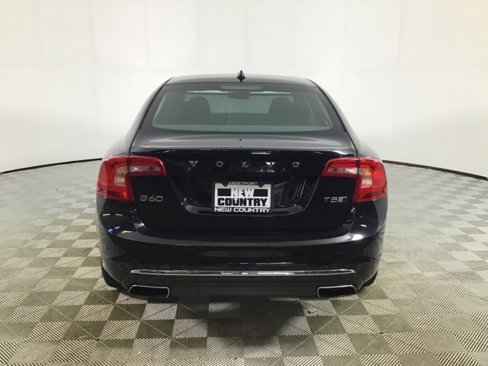 Used 2017 Volvo S60 T5 Inscription image 6