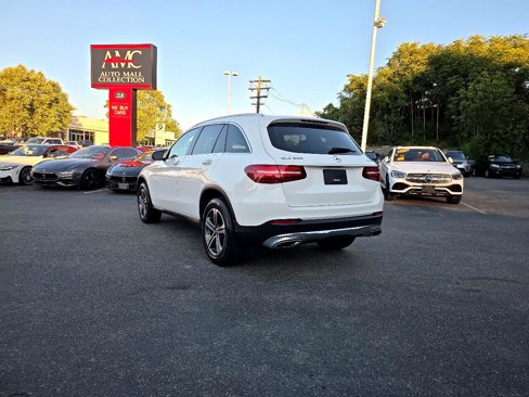 Used 2019 Mercedes-Benz GLC 300 4MATIC w/ Premium Package image 12