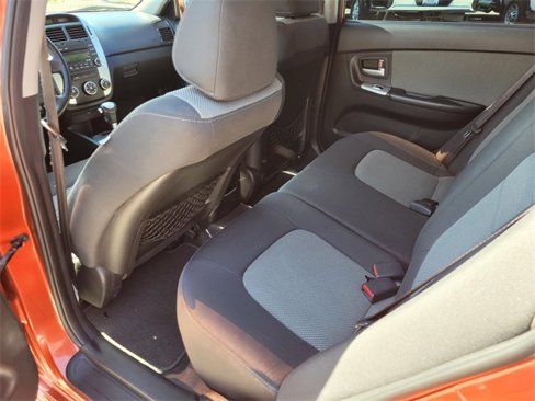 Used 2009 Kia Spectra5 SX image 3