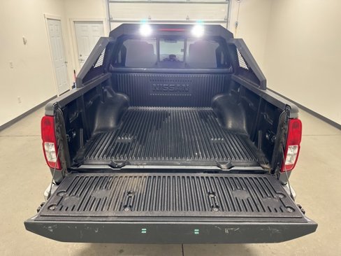 Used 2018 Nissan Frontier SV image 32