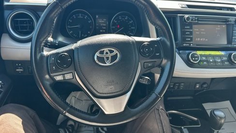 Used 2018 Toyota RAV4 XLE image 15