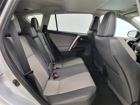 Used 2015 Toyota RAV4 Limited image 18