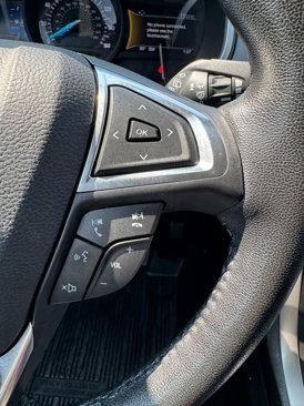 Used 2020 Ford Edge SEL image 31