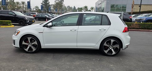 Used 2015 Volkswagen Golf 4-Door image 8