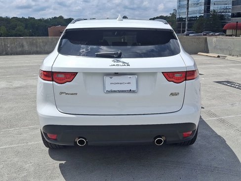Used 2018 Jaguar F-PACE R-Sport image 9