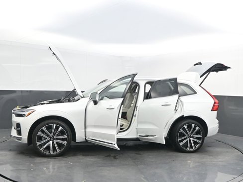 Certified 2023 Volvo XC60 B5 Ultimate w/ Protection Package Premier image 38