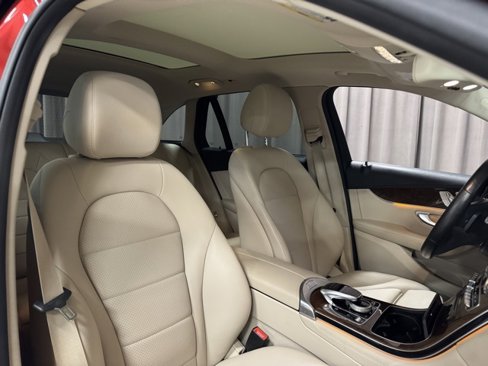 Used 2017 Mercedes-Benz GLC 300 4MATIC image 10