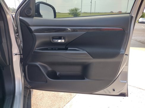 Used 2018 Mitsubishi Outlander LE image 29