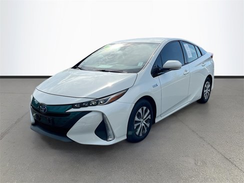 Used 2017 Toyota Prius Prime Premium image 3