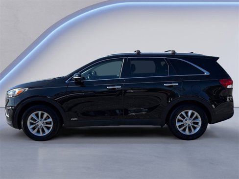 Used 2017 Kia Sorento LX w/ LX Convenience Package image 6