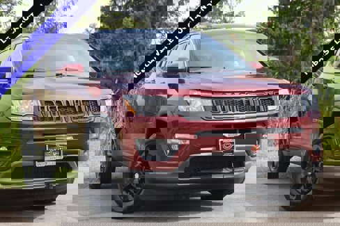 Used 2020 Jeep Compass Latitude w/ Cold Weather Group image 1