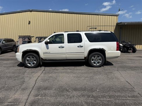 Used 2011 GMC Yukon XL SLT image 8
