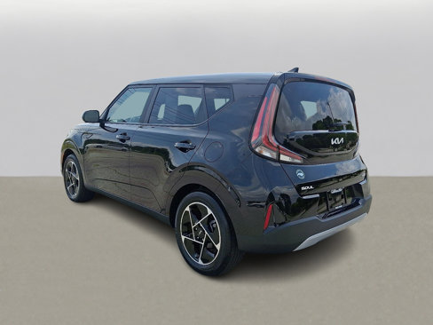 Used 2023 Kia Soul EX image 7