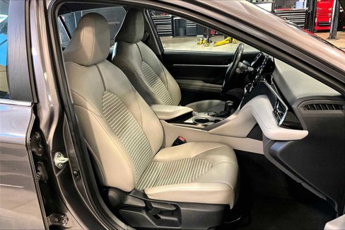 Used 2023 Toyota Camry SE image 11