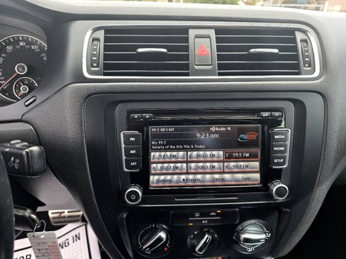 Used 2013 Volkswagen Jetta GLI image 13