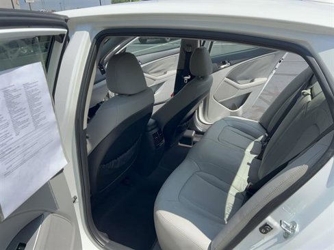 Used 2011 Kia Optima EX image 17